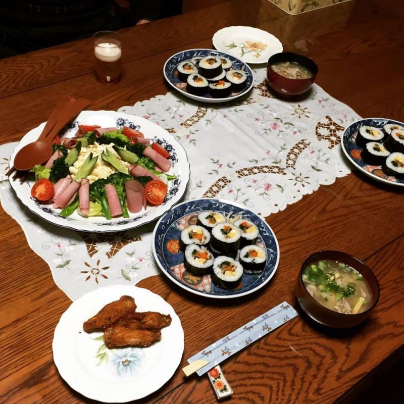 bữa cơm được ông bà chủ nhà tiếp đãi